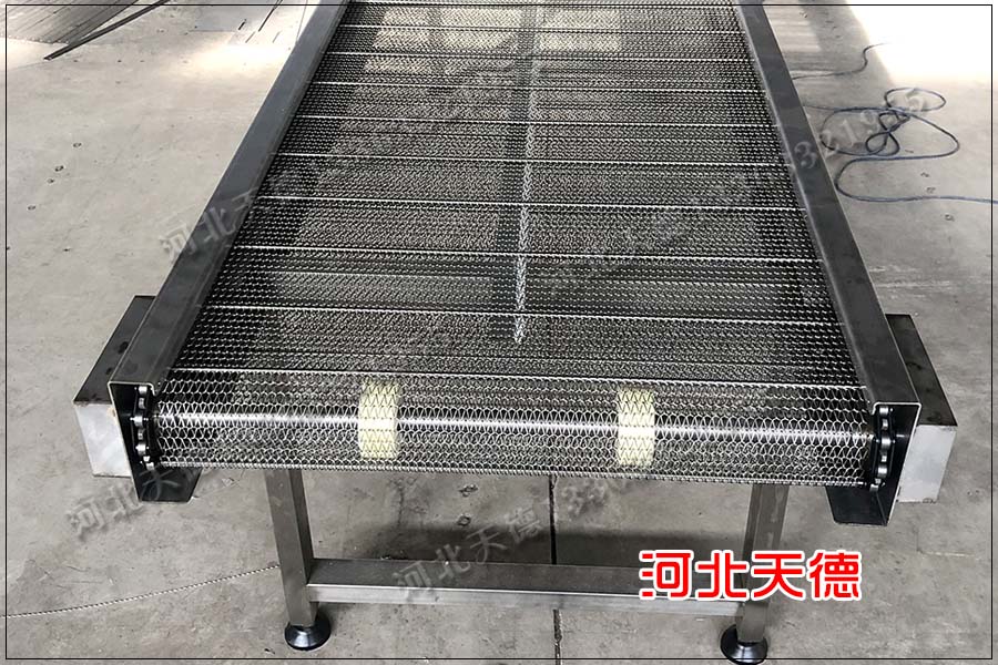 網(wǎng)帶輸送機